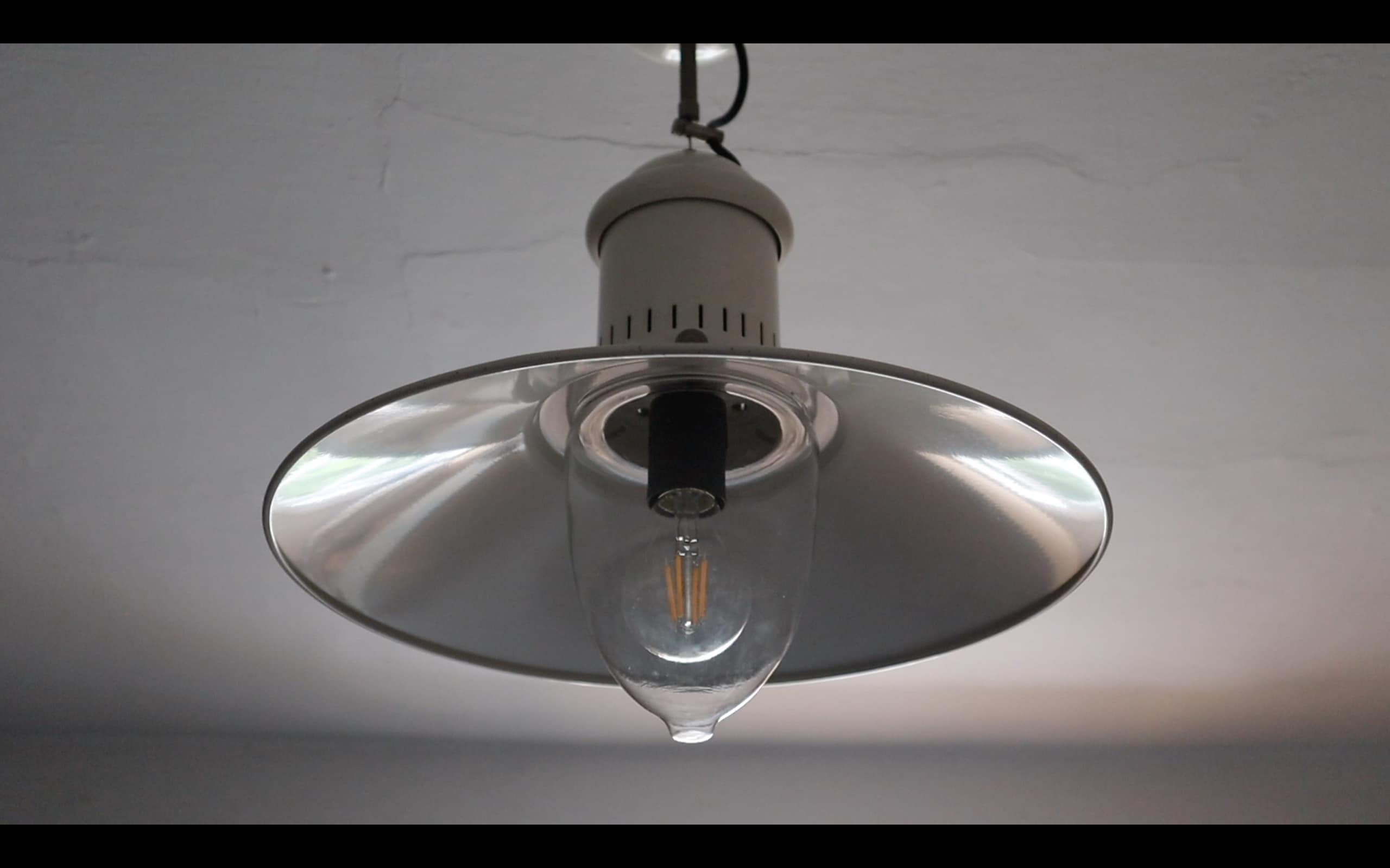 Gary Finnegan, Without buildings and houses - Installation/ digital video, 9m 28sec, 2021